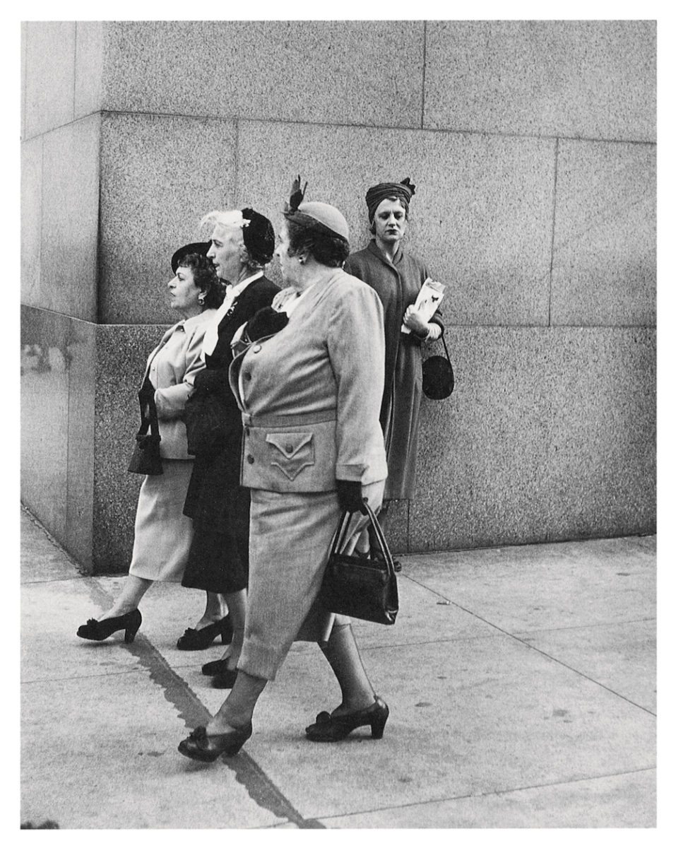 Dan Weiner, Fifty-seventh Street, New York, 1950 Image Credit: © Dan Weiner, courtesy Howard Greenberg Gallery