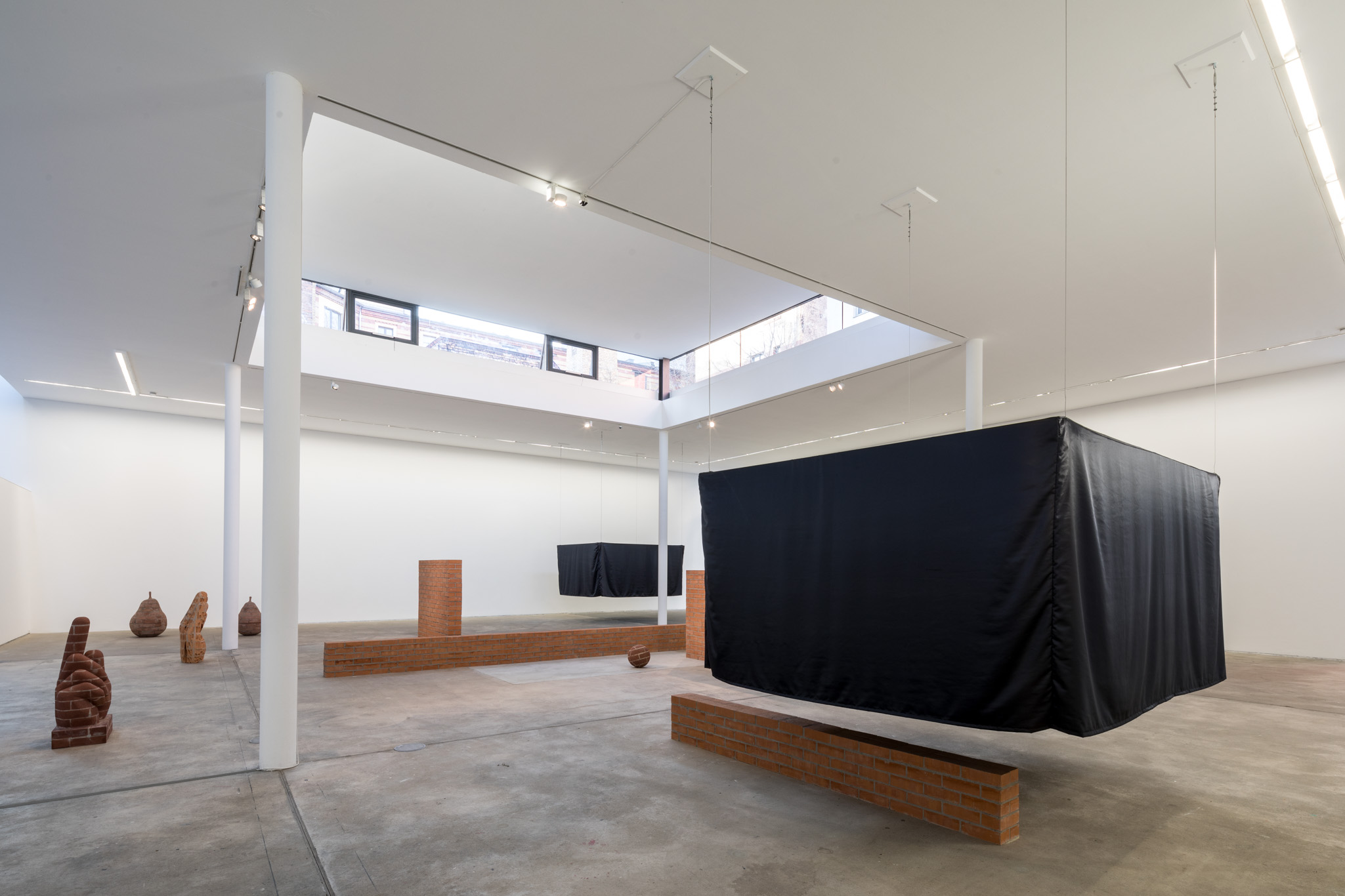 Judith Hopf, Installationsansicht / Installation view Stepping Stairs in den / at KW Institute for Contemporary Art, Foto / photo: Frank Sperling