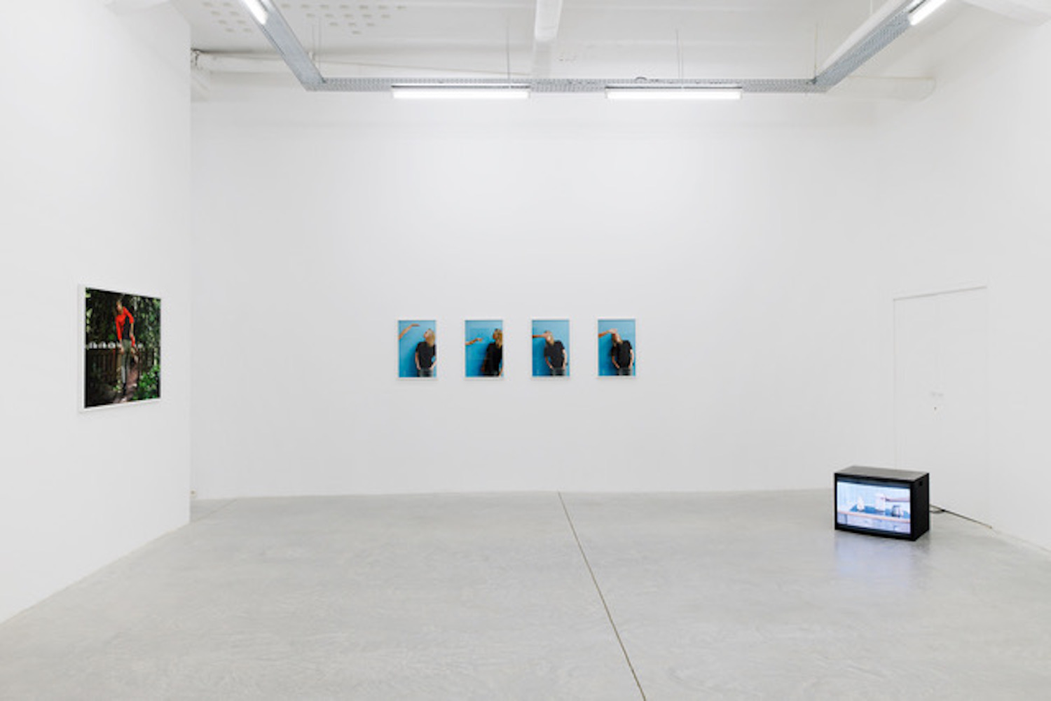 Mac Adams and Elina Brotherus, exhibition view, gb agency, Paris, 2018