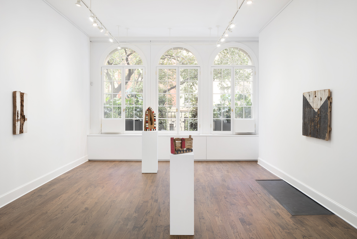 Installation view, Celso Renato at Mendes Wood