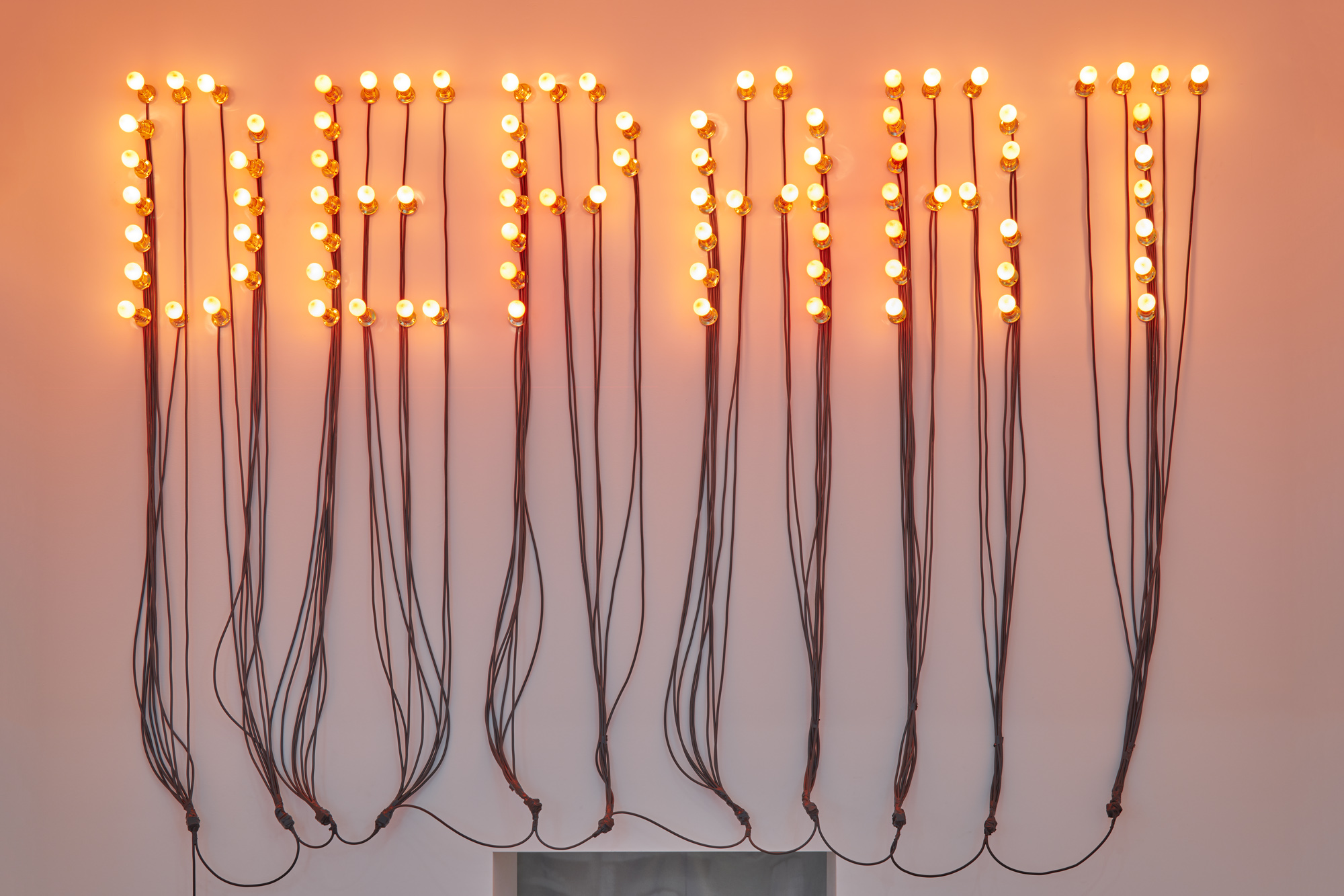 DÃ©part (Departure), 2015 86 red light bulbs, electric wire