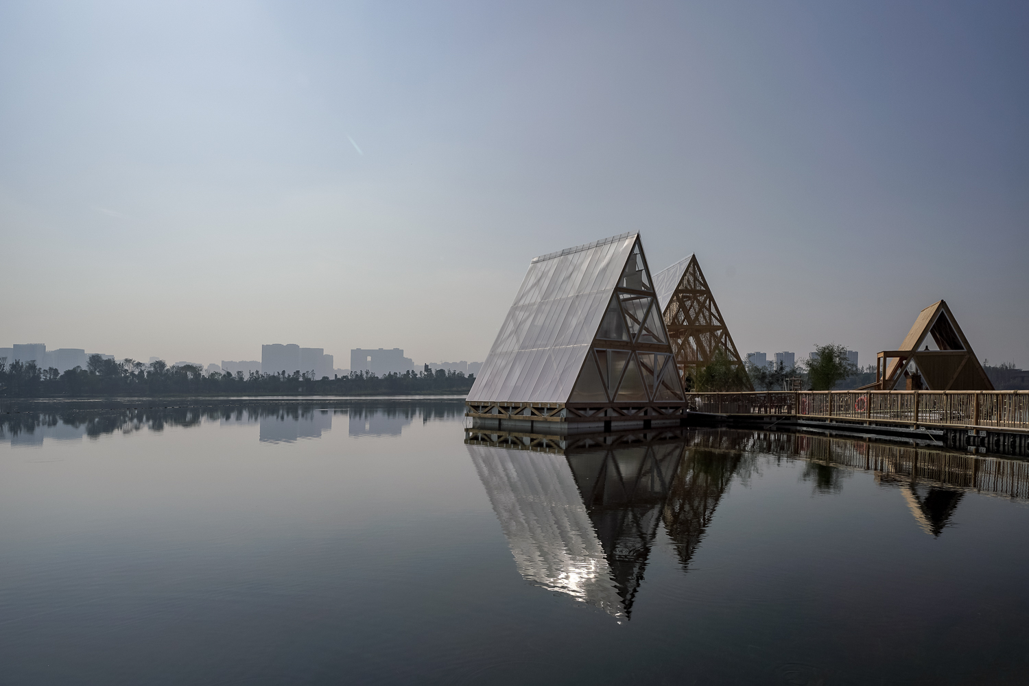 Installation, KunleÌ Adeyemi, NLEÌ Works, MFS IIIx3 - Minjiang Floating System, Chengdu, China, 2018. Courtesy Mao Jihong Arts Foundation.