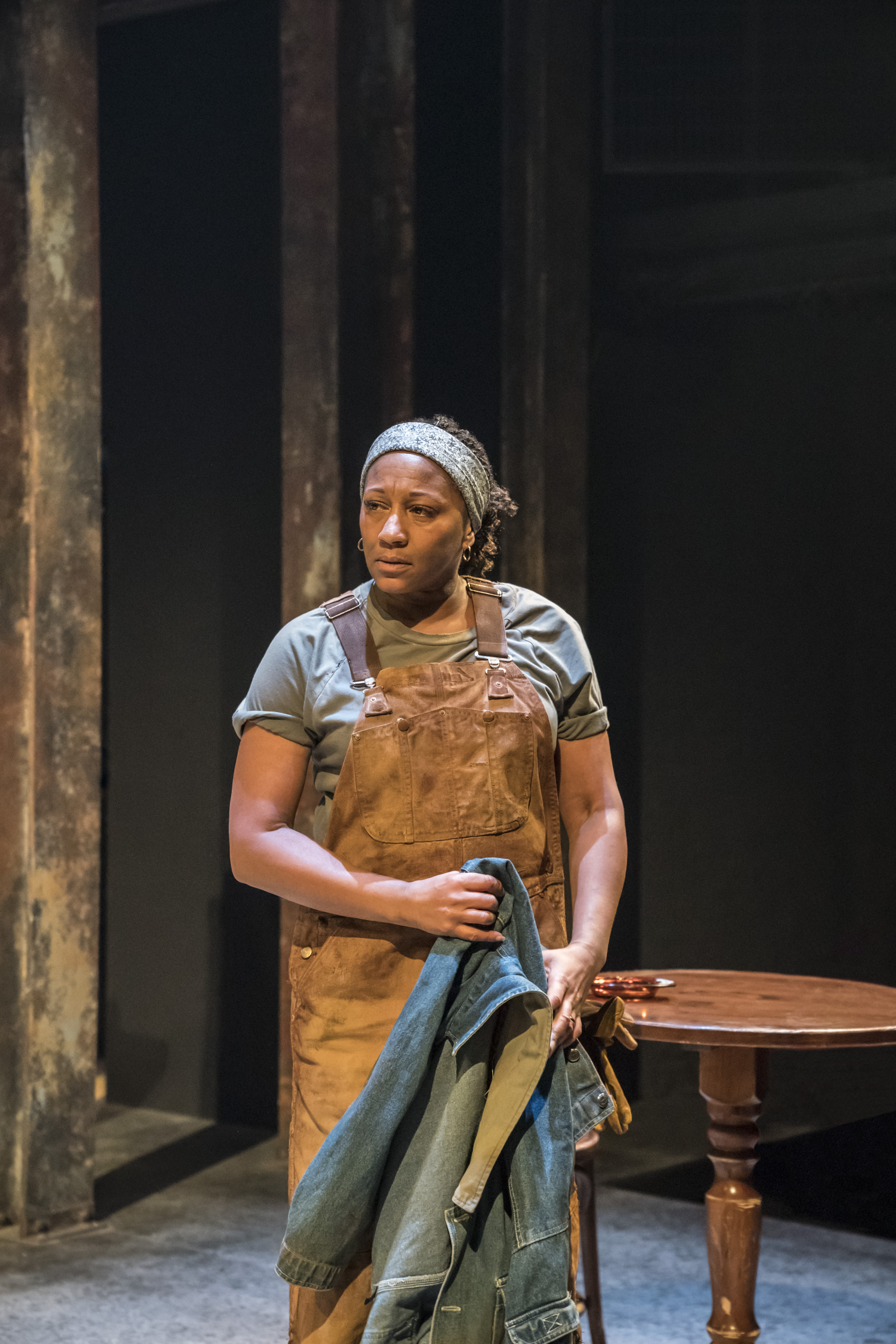 Clare Perkins (Cynthia) in Sweat at the Donmar Warehouse directed by Lynette Linton, designed by Frankie Bradshaw. Photo Johan Persson