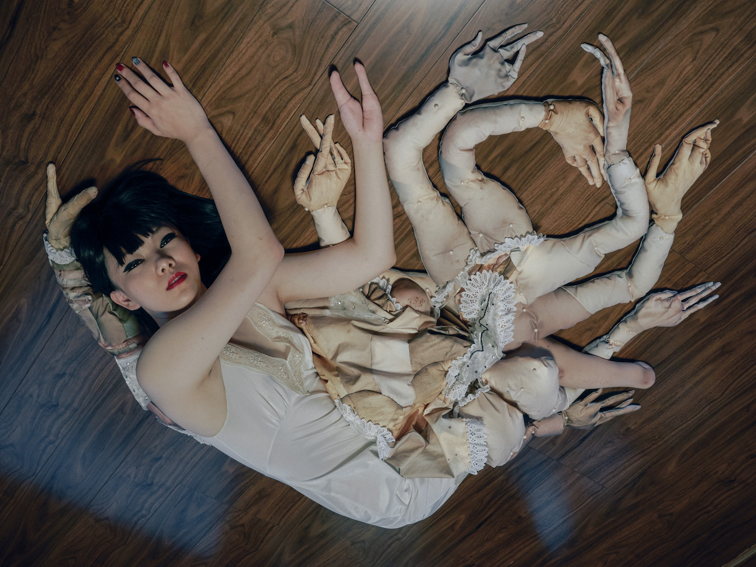 Mari Katayama, bystander #001, 2016 Â© Mari Katayama. Courtesy of rin art association