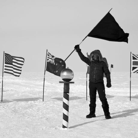 Santiago Sierra, Black Flag, 2015