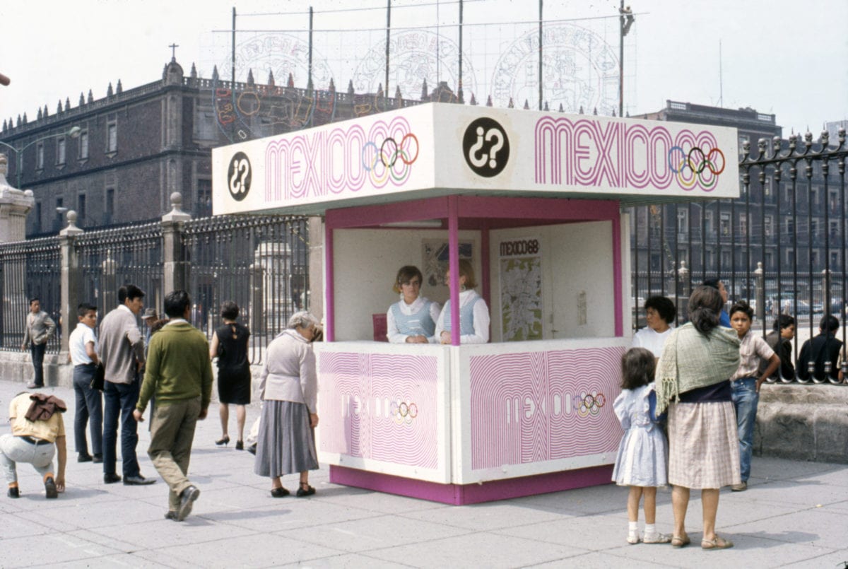 04 Square information booth