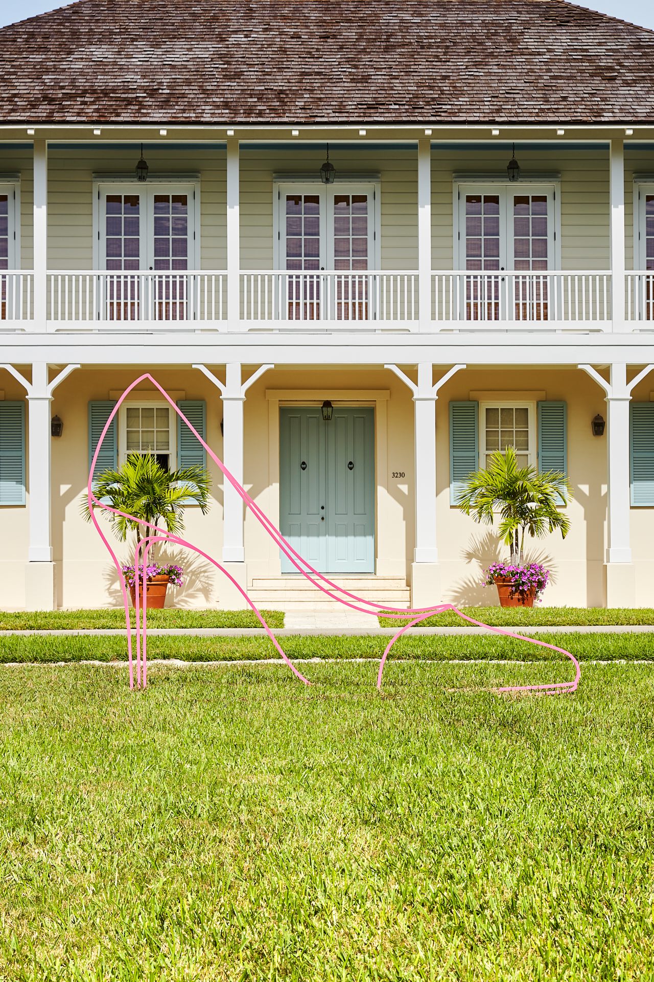 High Heel (pink), 2013. Photo: Aric Attas. © Michael Craig-Martin Courtesy of the artist and Gagosian