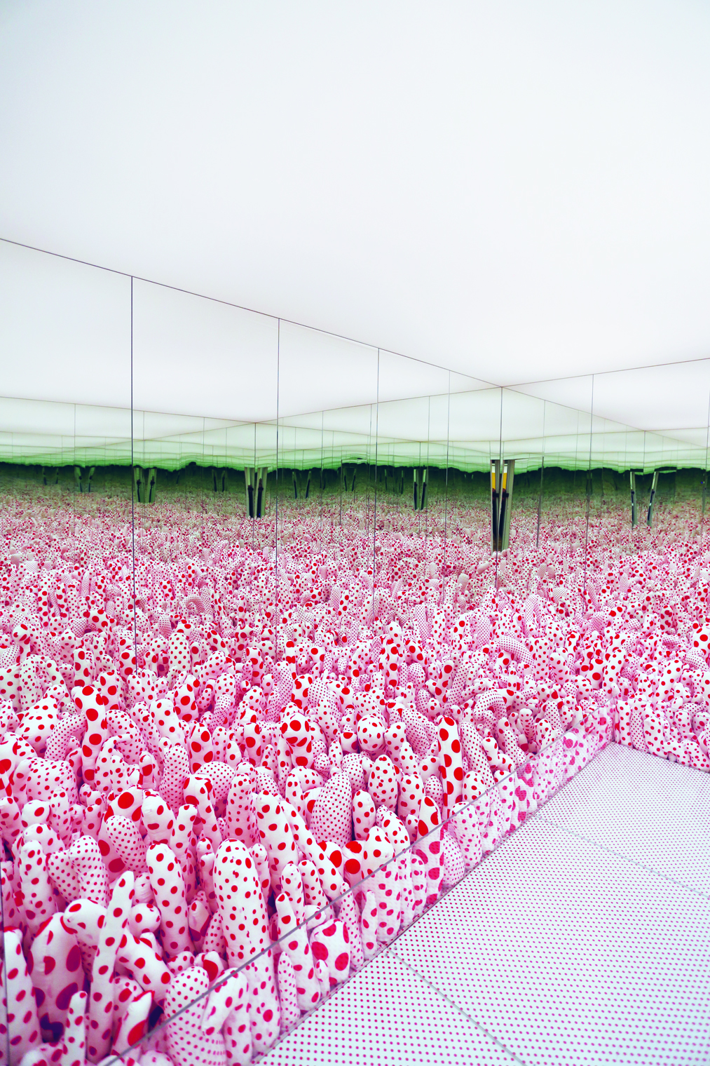 Yayoi Kusama, Infinity Mirror Room - Phalli's Field (Floor Show), 1965, remade 1998. Mixed-media installation, 311 Ã— 476 Ã— 476.5 cm. Courtesy Museum Boijmans Van Beuningen, Rotterdam purchased with support of Stichting Fonds Willem van Rede, Mondriaan Fonds en BankGiro Loterij Â© Yayoi Kusama