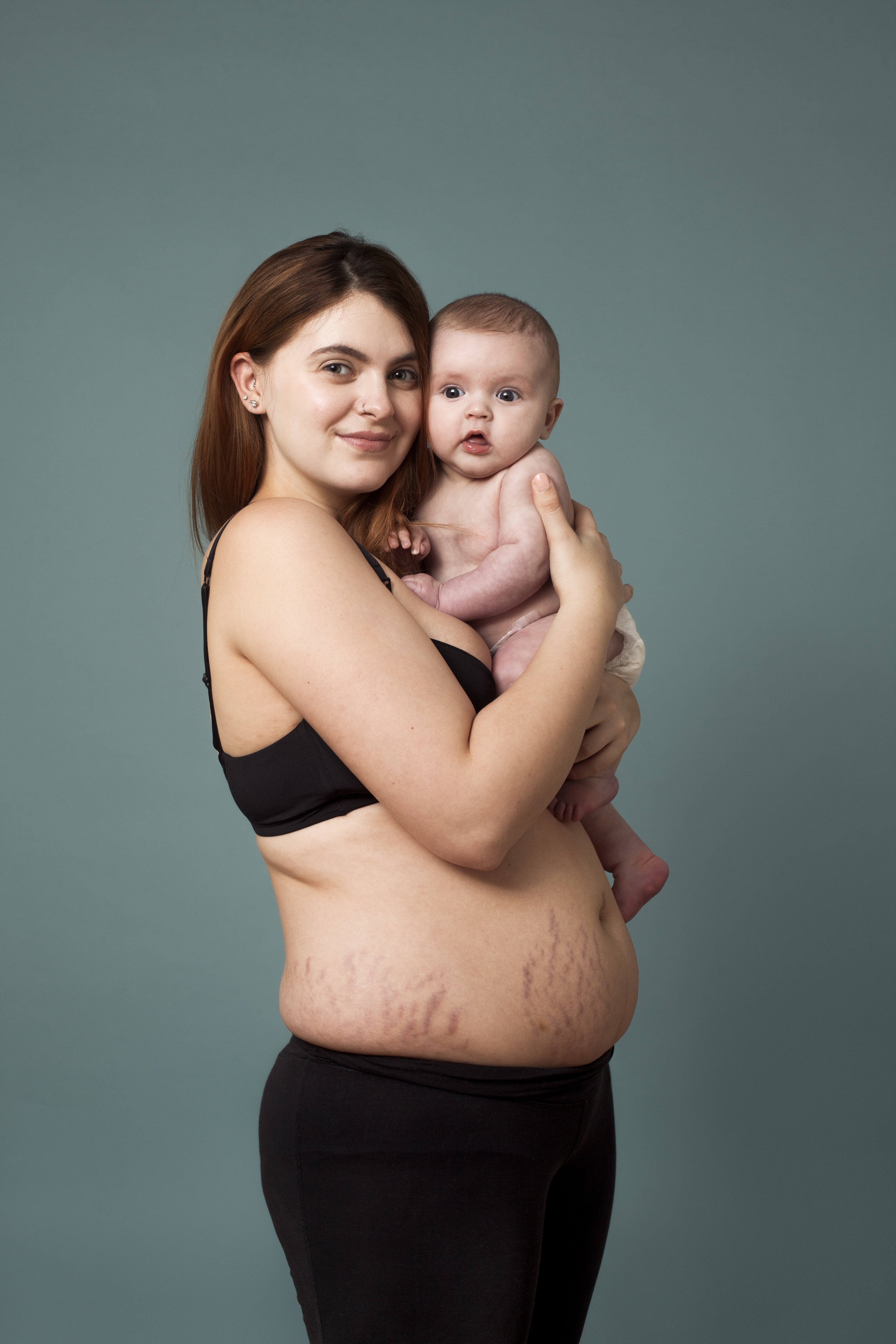 Мама после беременности. Женское тело после рождения ребёнка. Рожавшие женщины фотосессия. Фигура после родов.