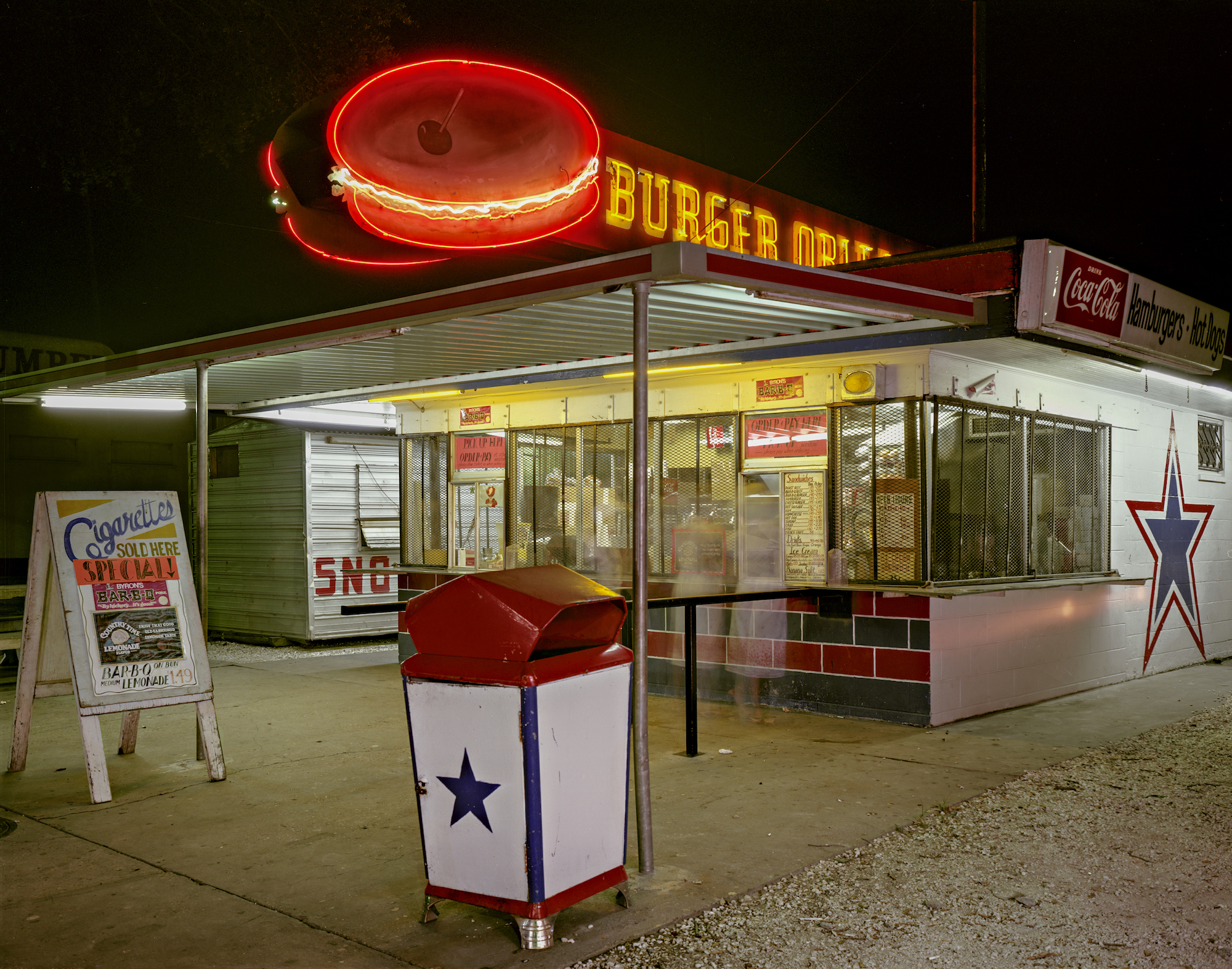 Jim Dow, Burger Orleans Drive-In at Night. LA 46, New Orleans, Louisiana, 1980. Courtesy the artist