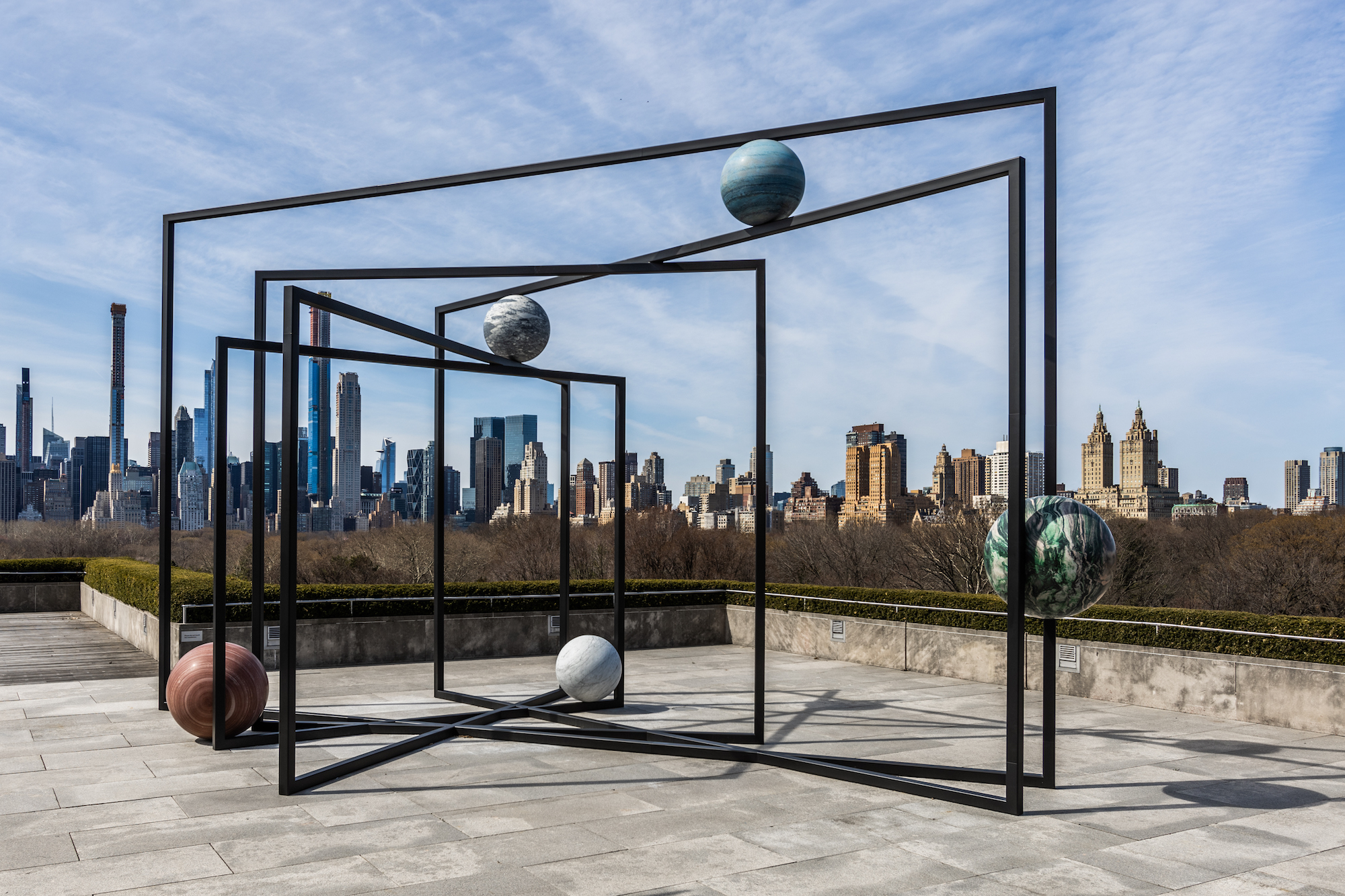 Alicja Kwade, The Roof Garden Commission: Alicja Kwade, ParaPivot. Installation view, The Metropolitan Museum of Art, 2019. Courtesy of the artist; 303 Gallery, New York; KÖNIG GALERIE, Berlin/London; and kamel mennour, Paris/London. Image credit: The Metropolitan Museum of Art, Photograph by Hyla Skopitz  