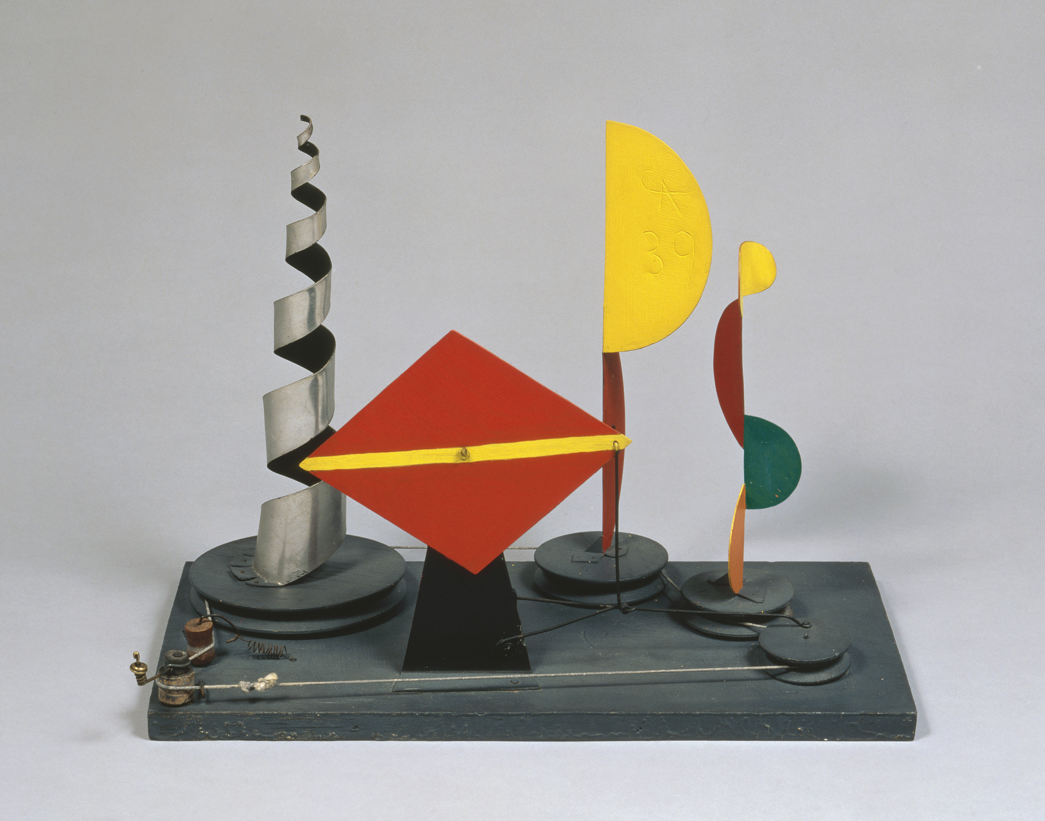 Alexander Calder. Untitled (maquette for 1939 New York Worldâ€™s Fair), 1938. Â© 2019 Calder Foundation, New York / VEGAP, Santander