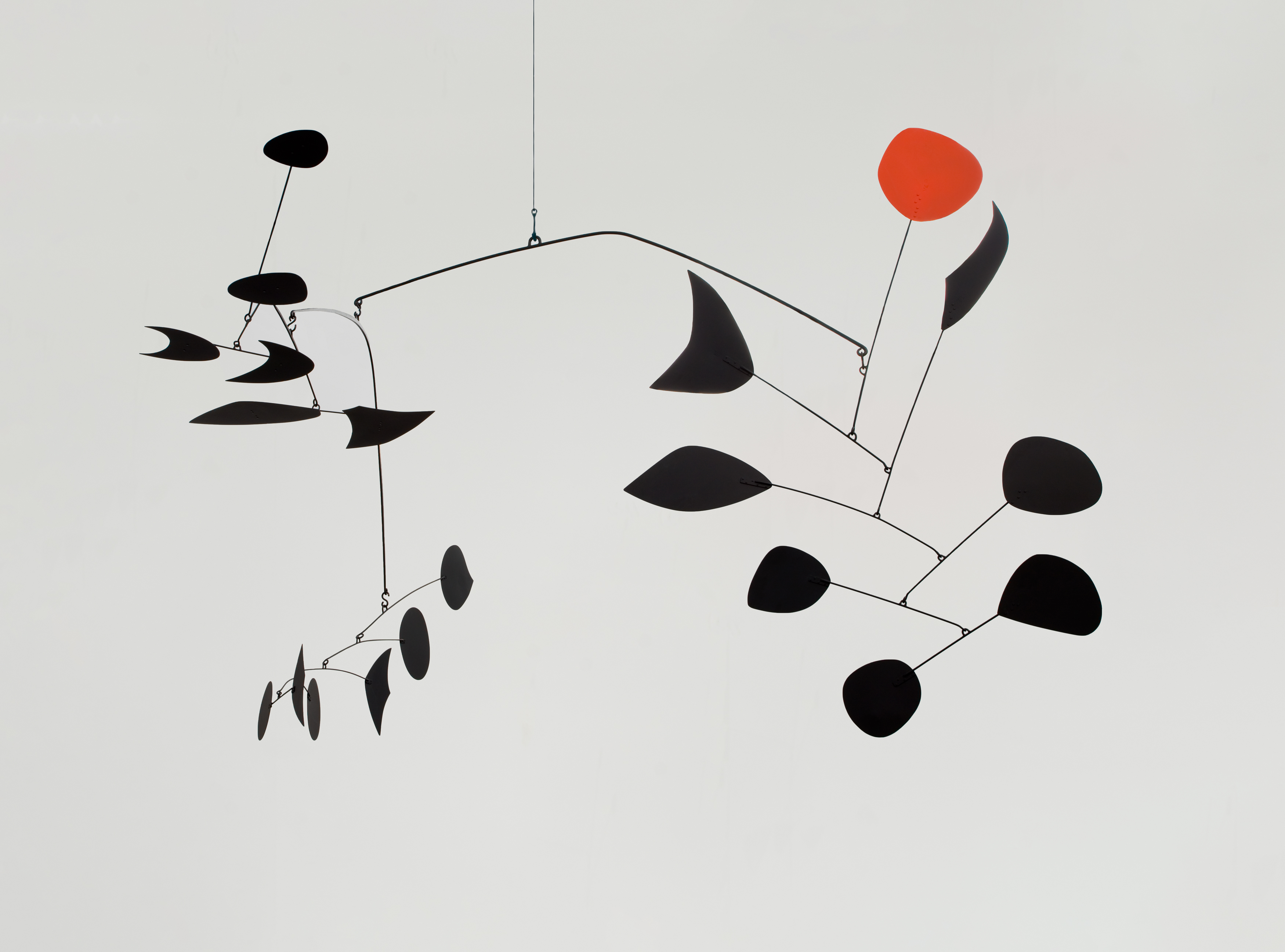 Alexander Calder. Rouge triomphant, 1963 Â© 2019 Calder Foundation, New York / VEGAP, Santander