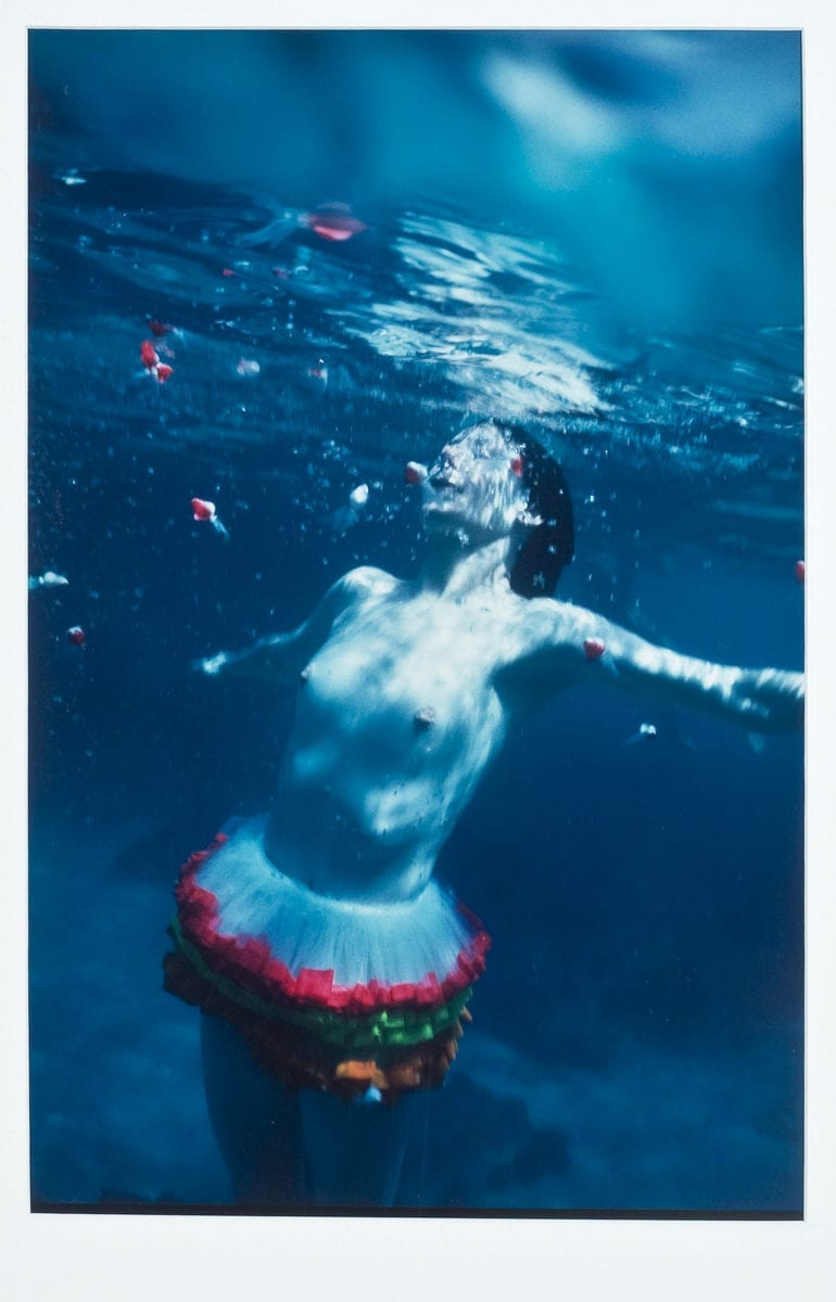 Laurie Simmons, Water Ballet (Vertical), 1981; Chromogenic print, 20 x 16 in.; National Museum of
Women in the Arts, Gift of Heather and Tony Podesta Collection; © 2019 Laurie Simmons