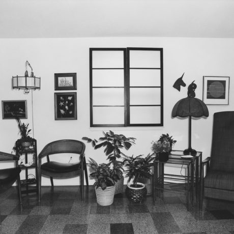 Arnold Kramer, Family Room, Randallstown, Maryland, 1977. Courtesy Joseph Bellows Gallery