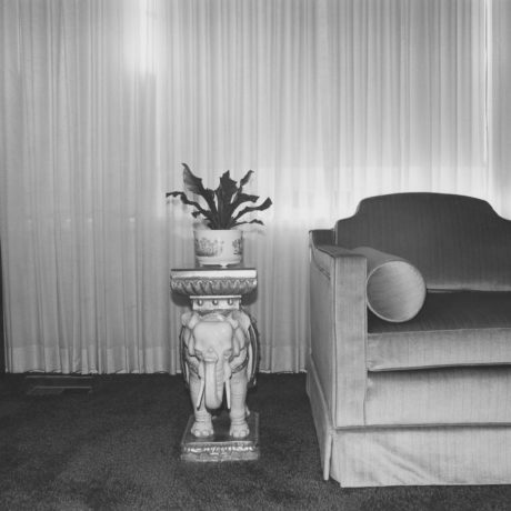 Arnold Kramer, Livingroom, Randallstown, Maryland, 1977. Courtesy Joseph Bellows Gallery
