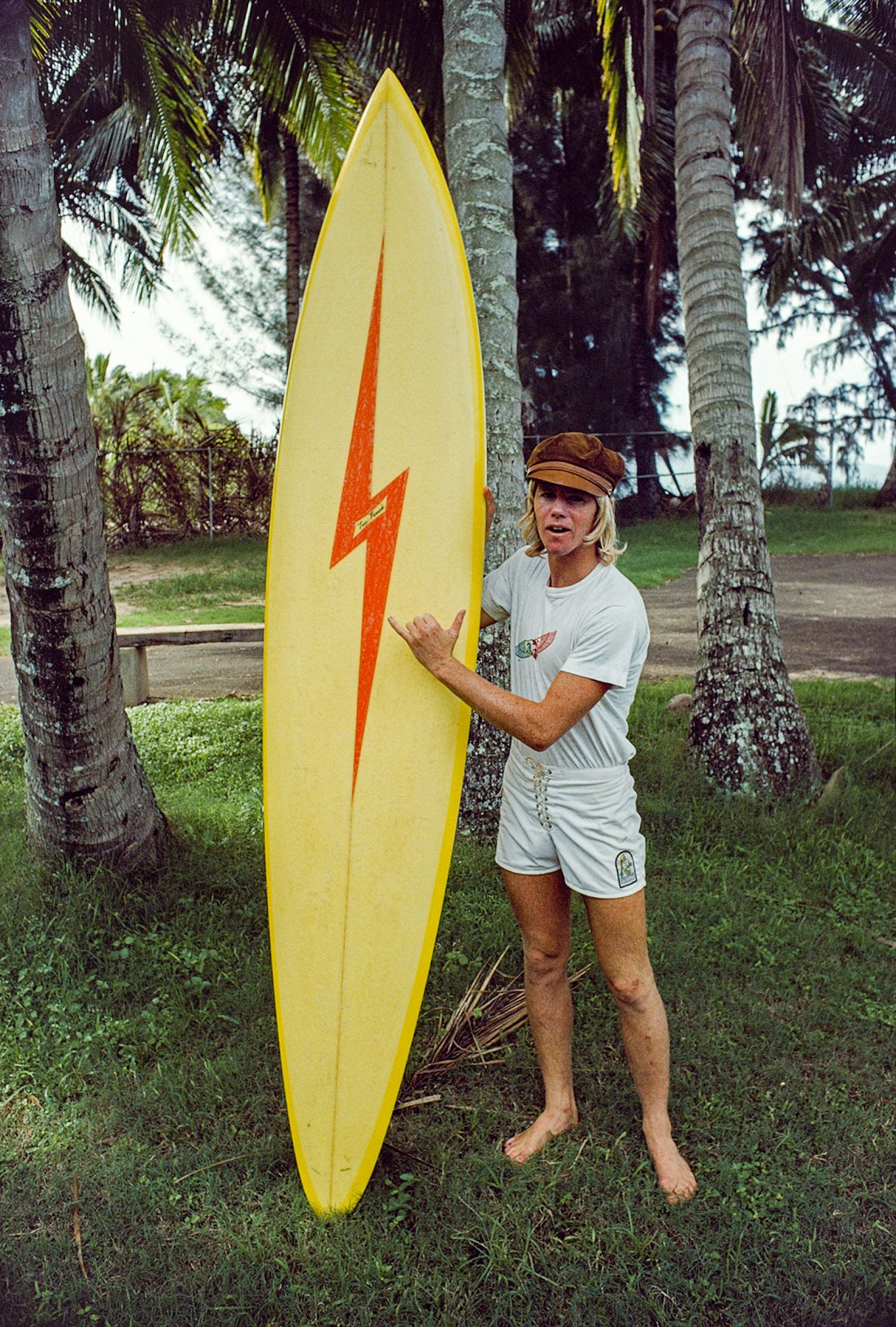 Wayne Rabbit Bartholomew, Ke Iki Road, Oahu, Hawaii 1976 â€“ Photo Jeff Divine