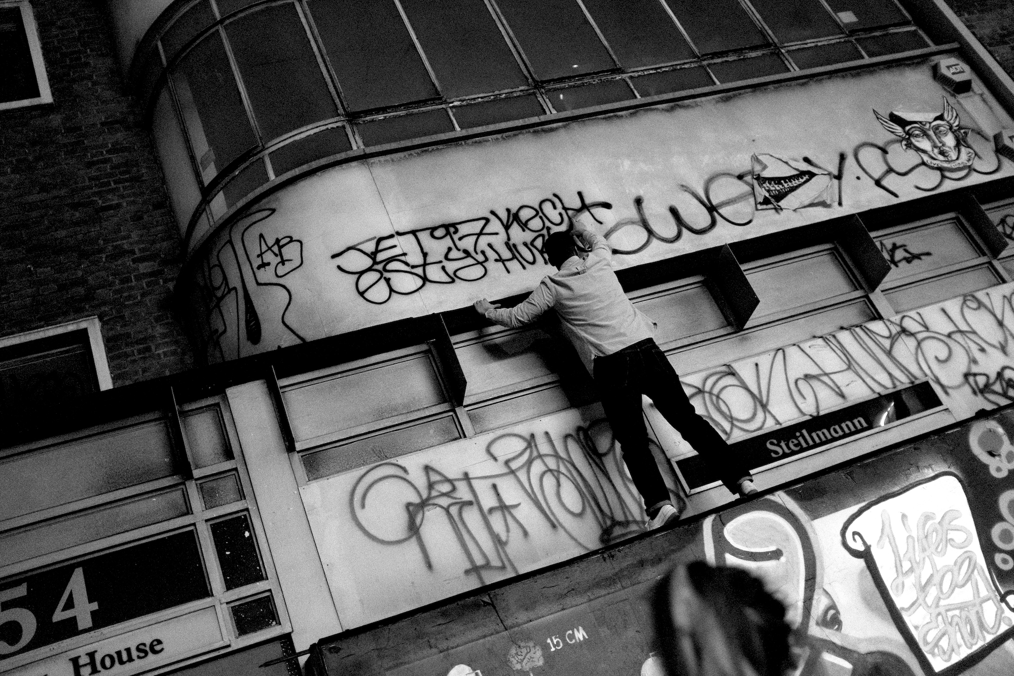 A graffiti writer on Thursday 21 March 2019 in London, England. © Marc Vallée