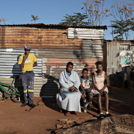 Lebohang Raethole, Boitumelo Mathibu and Her Kids. Waterworks, Soweto, 2020 © Jabulani Dhlamini and Goodman Gallery London, Johannesburg, Cape Town