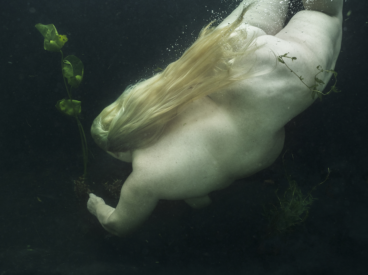 Mariken Wessels, Nude, Water and Green Leaves III, 2018 Courtesy The Ravestijn Gallery, Amsterdam