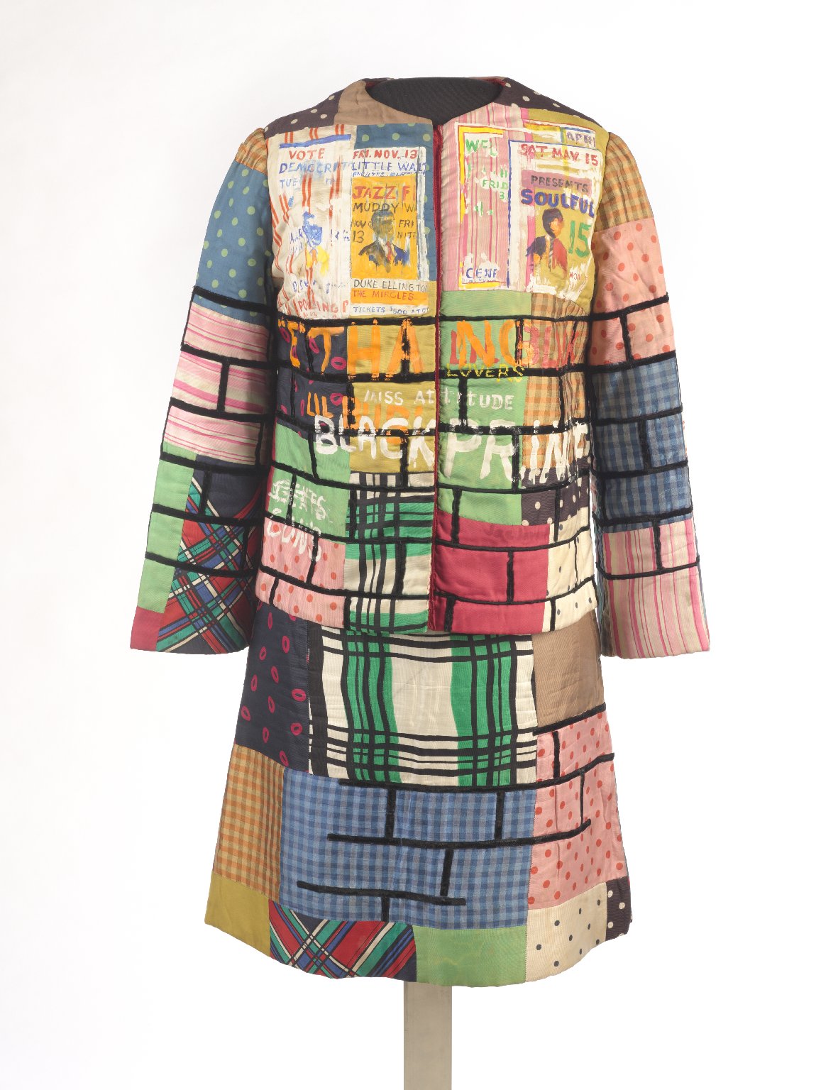 Jae Jarrell, Urban Wall Suit, ca. 1969. Brooklyn Museum, Gift of R.M. Atwater, Anna Wolfrom Dove, Alice Fiebiger, Joseph Fiebiger, Belle Campbell Harriss, and Emma L. Hyde, by exchange, Designated Purchase Fund, Mary Smith Dorward Fund, Dick S. Ramsay Fund, and Carll H. de Silver Fund © the artist. Photo: Brooklyn Museum