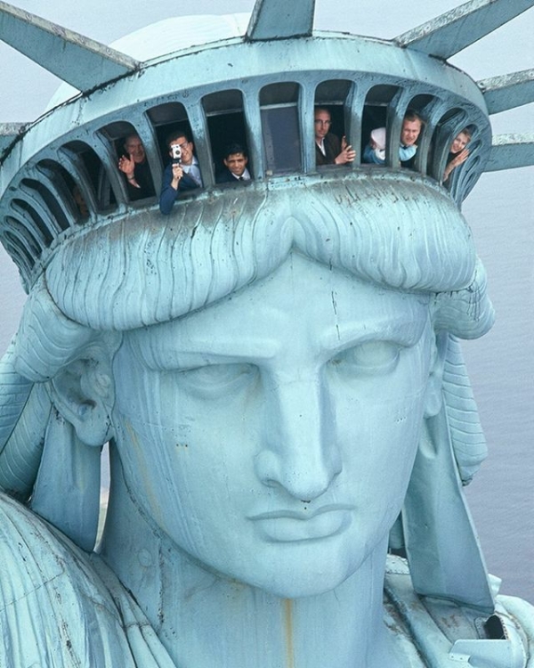 statue of liberty inside crown