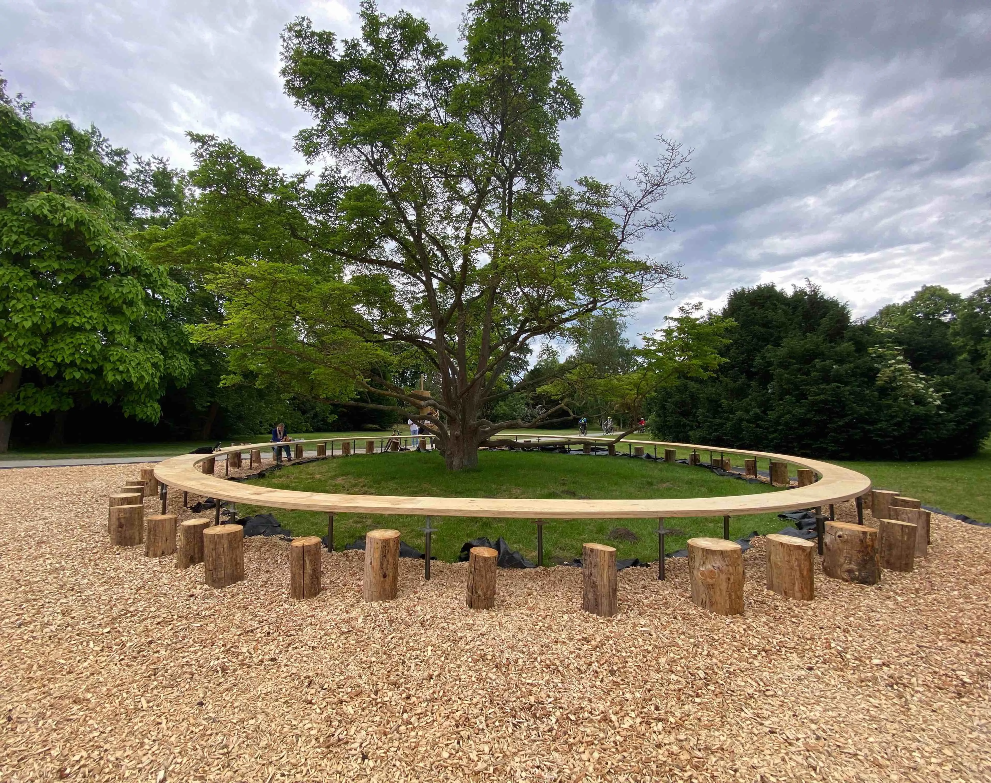 Round Table in Karlsaue Park at documenta fifteen, Kassel, Germany. Más Arte Más Acción. 2022. Co-produced with AVL.