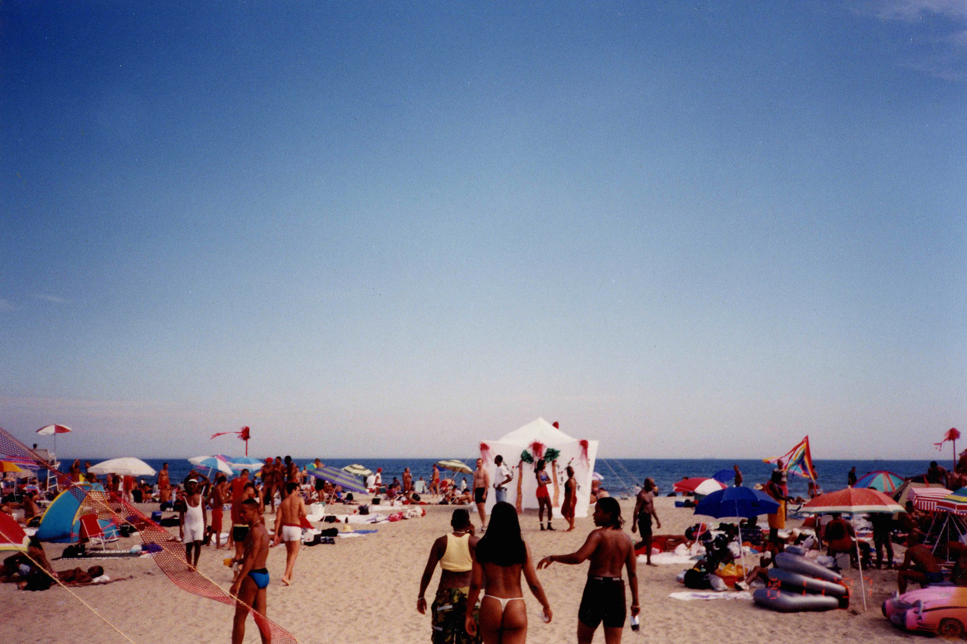 ANTHOLOGY_SCANS_RALPH_BEACH_PARTY_img011