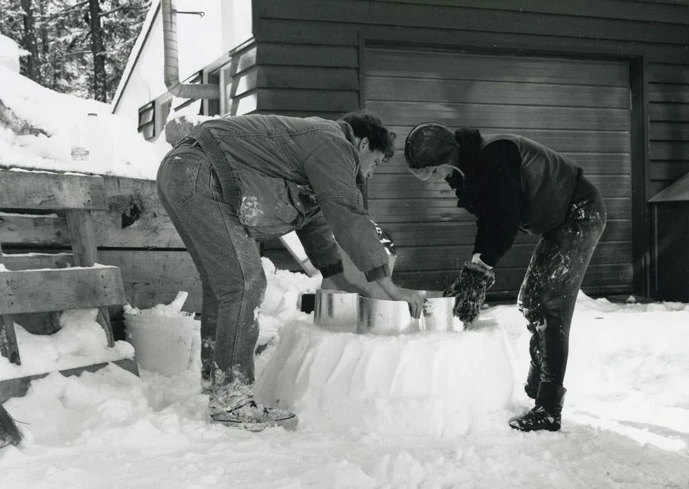 11. Helen Chadwick and David Notarius making the casts for Piss Flowers during a residency at the banff Centre for the rts in Alberta Canada 1991